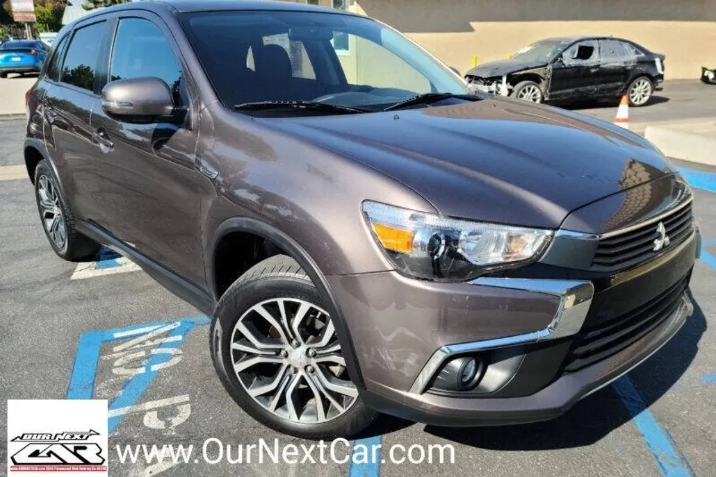 2017 Mitsubishi Outlander Sport ES photo 1