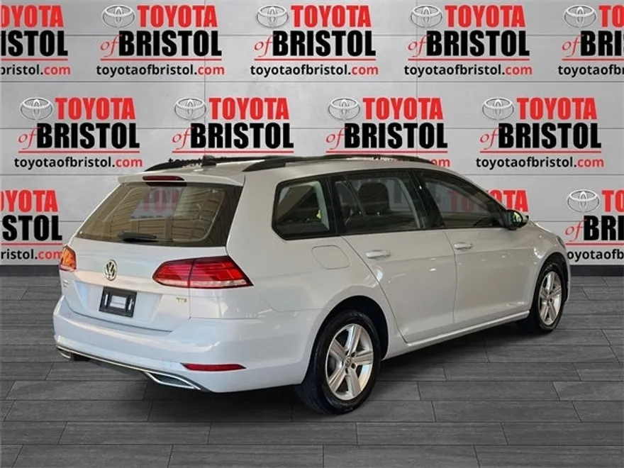 2018 Volkswagen Golf SportWagen SE photo 1