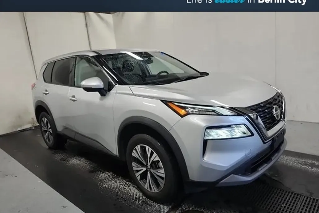 2021 Nissan Rogue SV photo 1