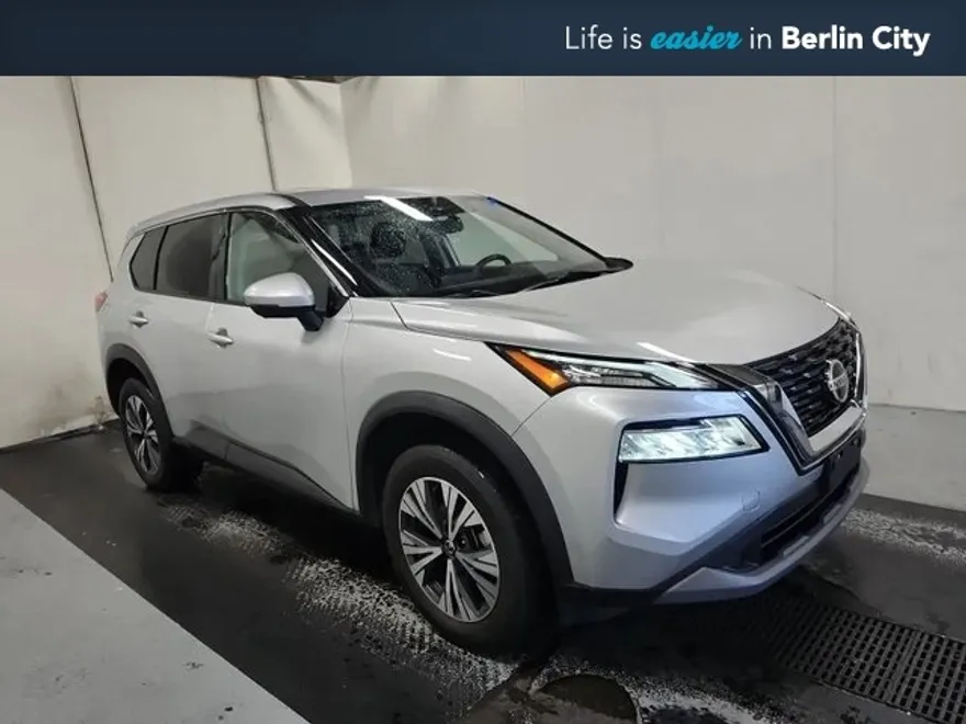 2021 Nissan Rogue SV photo 1