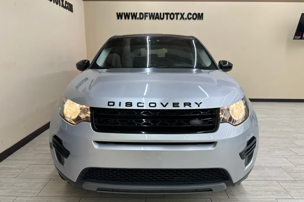 2019 Land Rover Discovery Sport SE photo 1