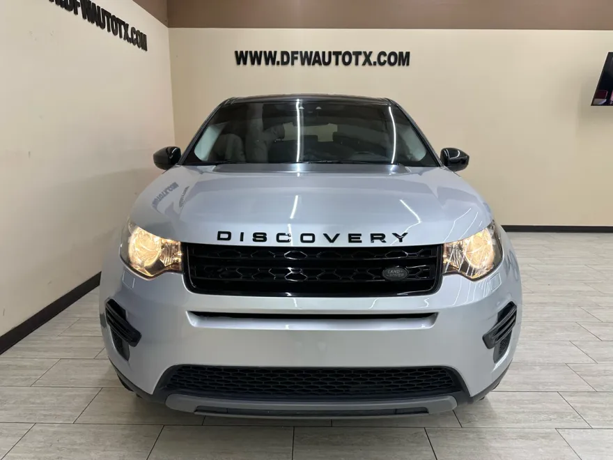 2019 Land Rover Discovery Sport SE photo 1