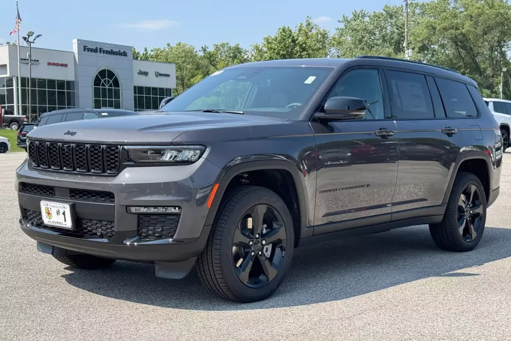 2025 Jeep Grand Cherokee Limited photo 1