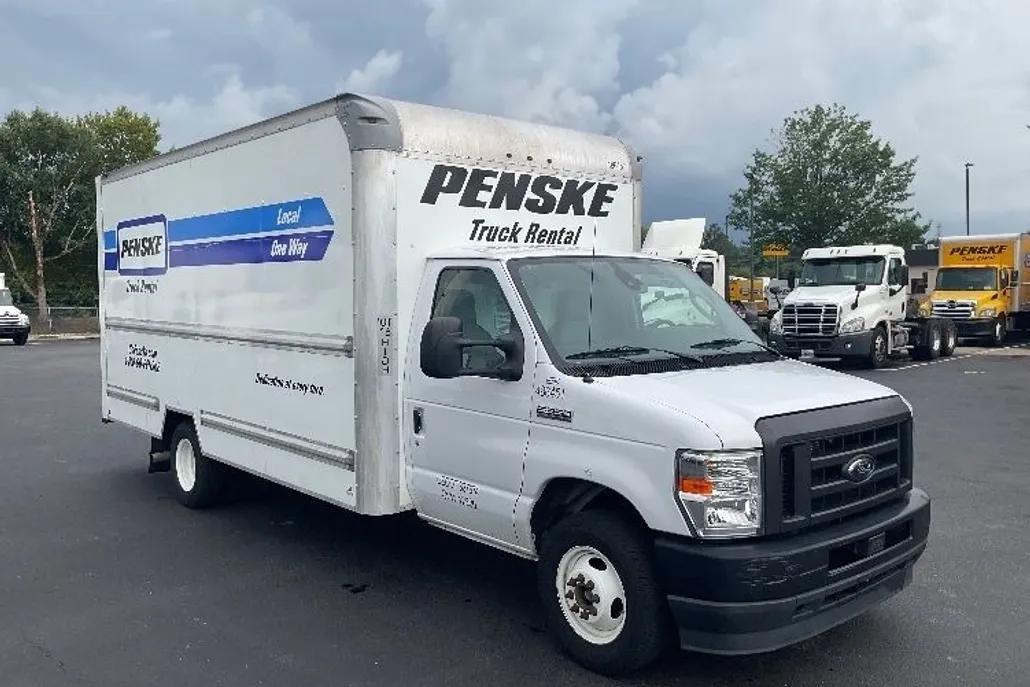 2022 Ford E-350 photo 1