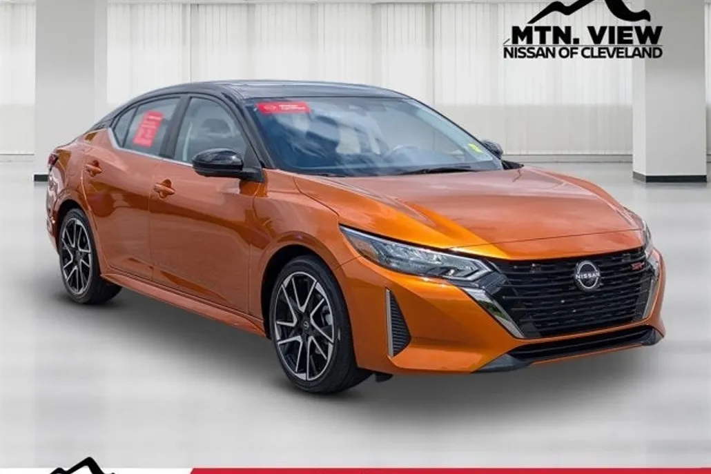 2024 Nissan Sentra SR photo 1