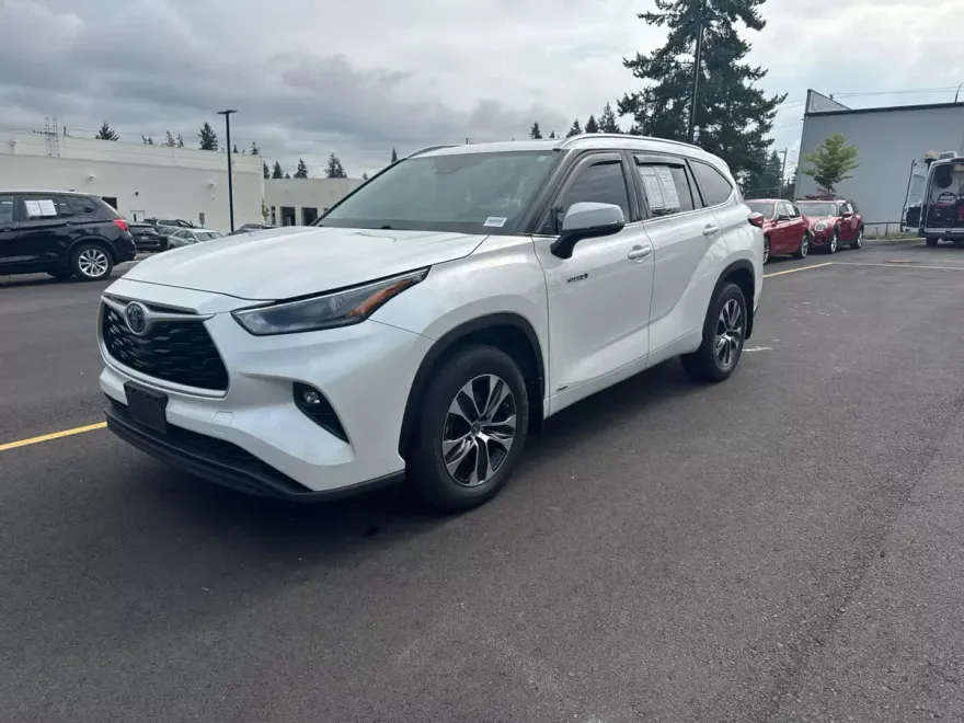2021 Toyota Highlander Hybrid XLE photo 1