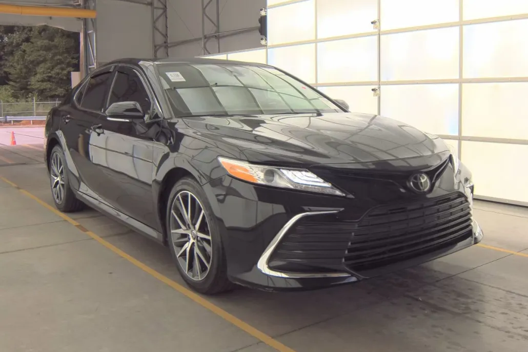 2023 Toyota Camry XLE photo 1