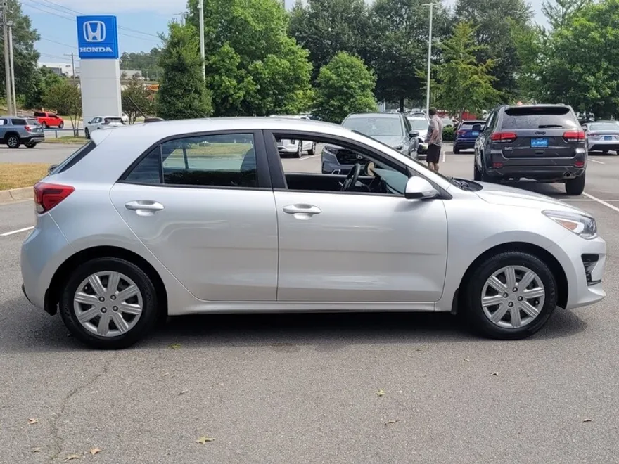 2023 Kia Rio S photo 1