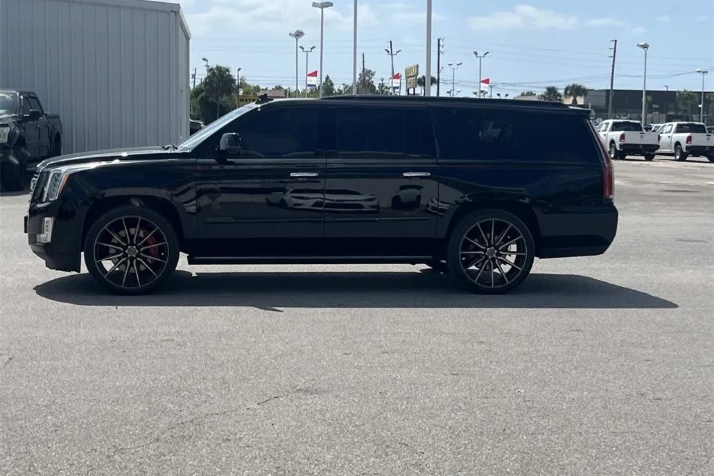 2020 Cadillac Escalade ESV Platinum photo 1