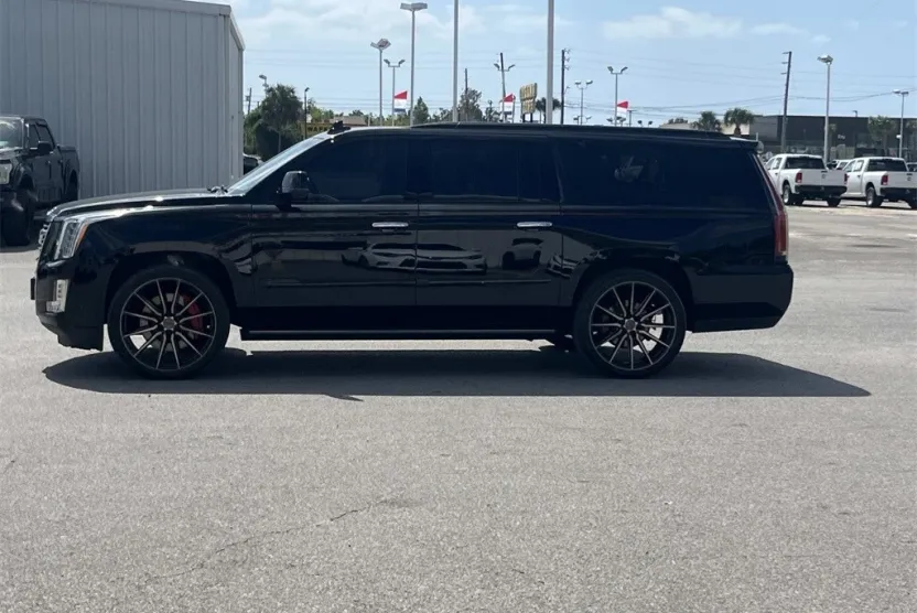 2020 Cadillac Escalade ESV Platinum photo 1