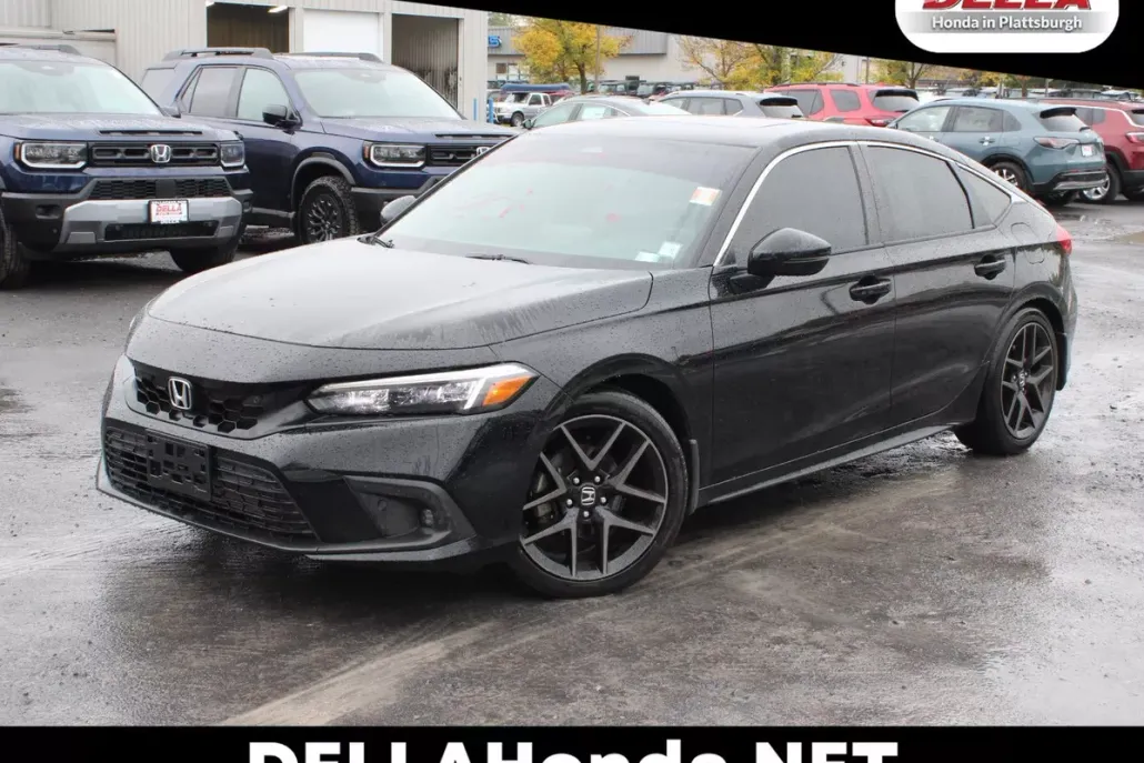 2023 Honda Civic Hatchback Sport Touring photo 1
