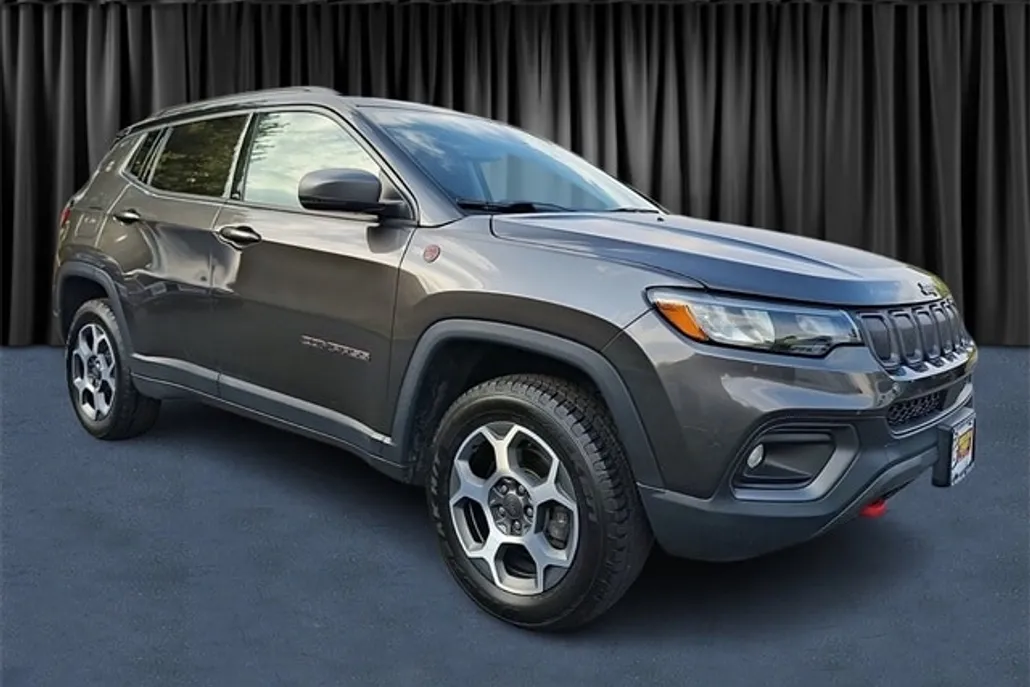 2022 Jeep Compass Trailhawk photo 1