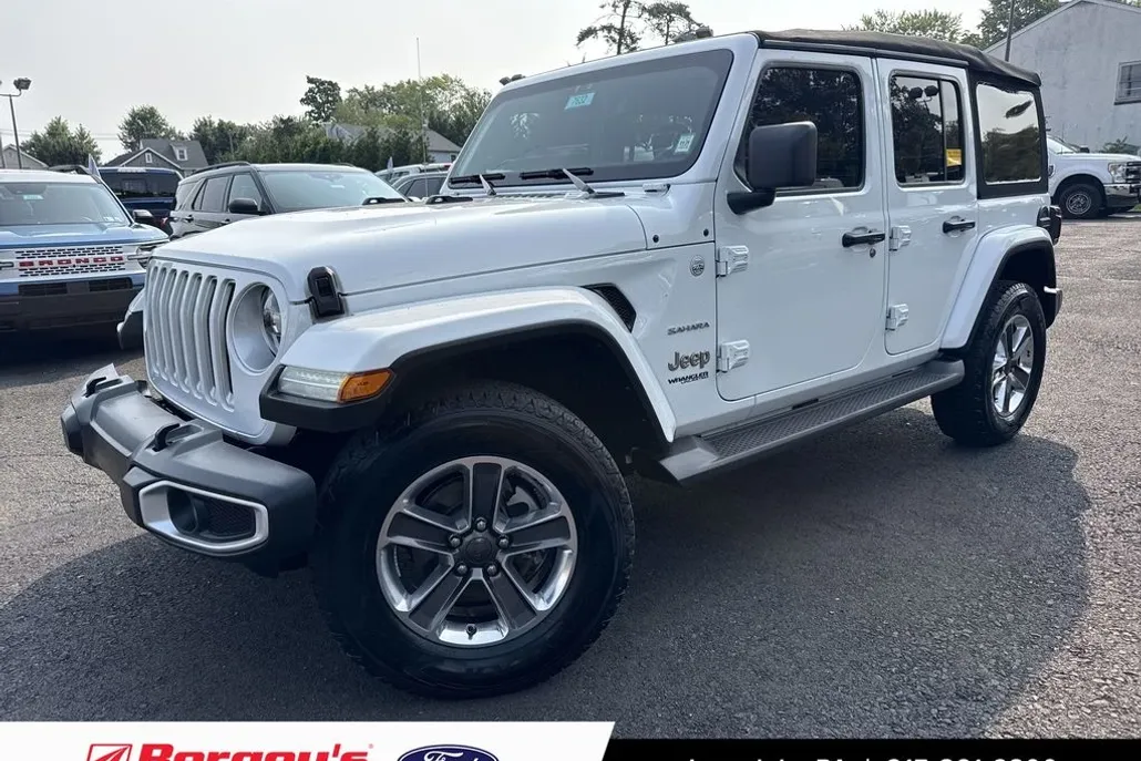 2022 Jeep Wrangler Unlimited Sahara photo 1