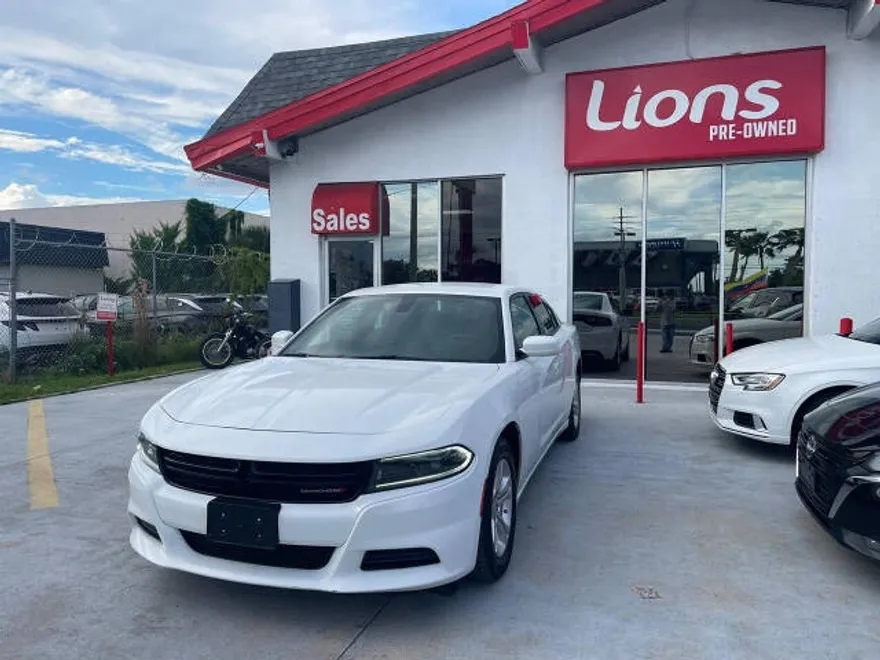 2022 Dodge Charger SXT photo 1