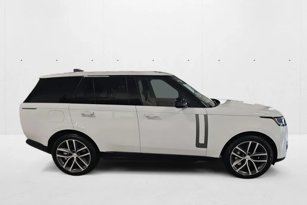 2025 Land Rover Range Rover SE photo 1