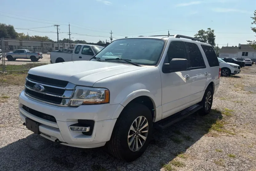 2015 Ford Expedition XLT King Ranch photo 1