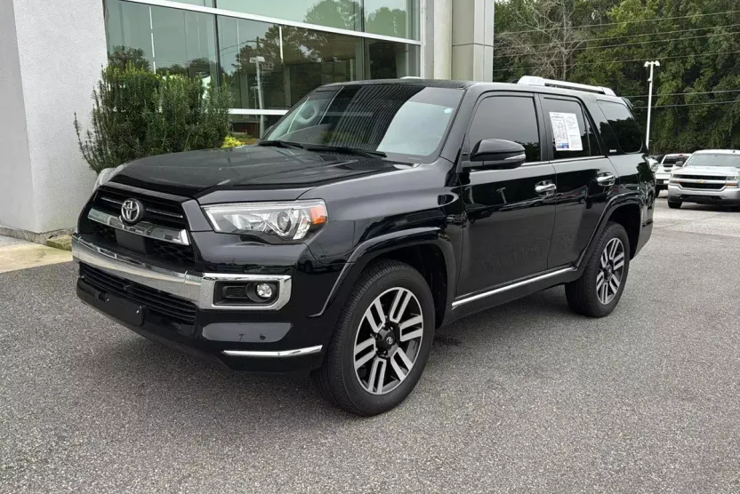 2022 Toyota 4Runner Limited photo 1