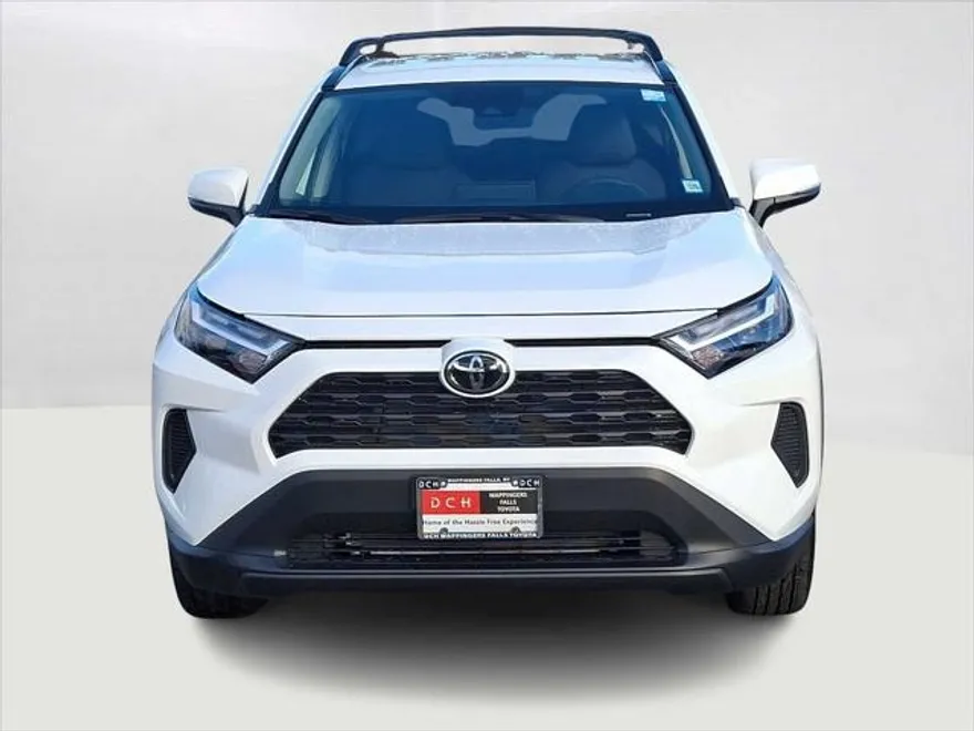 2025 Toyota RAV4 XLE photo 1