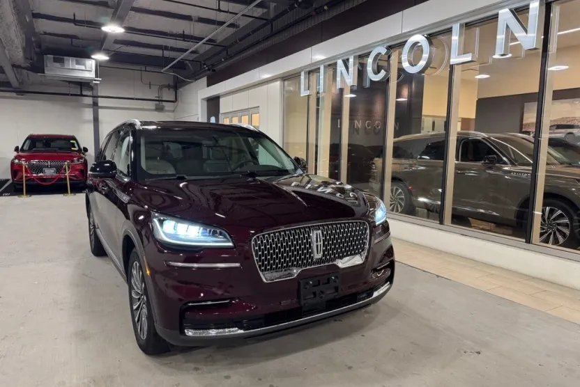 2022 Lincoln Aviator Standard photo 1