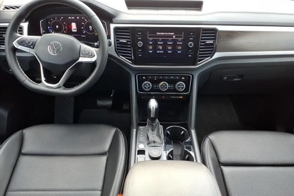 2022 Volkswagen Atlas SE Technology photo 1