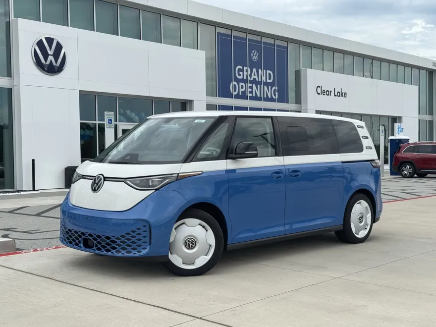 2025 Volkswagen ID. Buzz photo 1