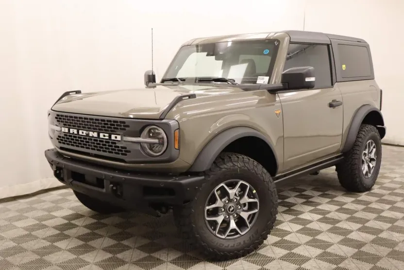 2025 Ford Bronco Badlands photo 1