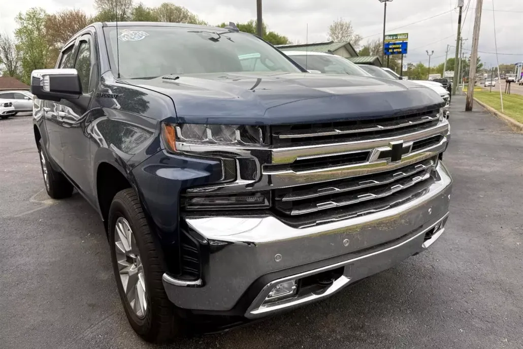 2022 Chevrolet Silverado 1500 LTZ photo 1