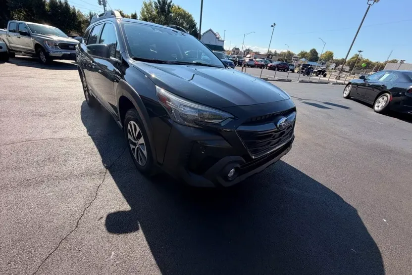 2023 Subaru Outback Premium photo 1