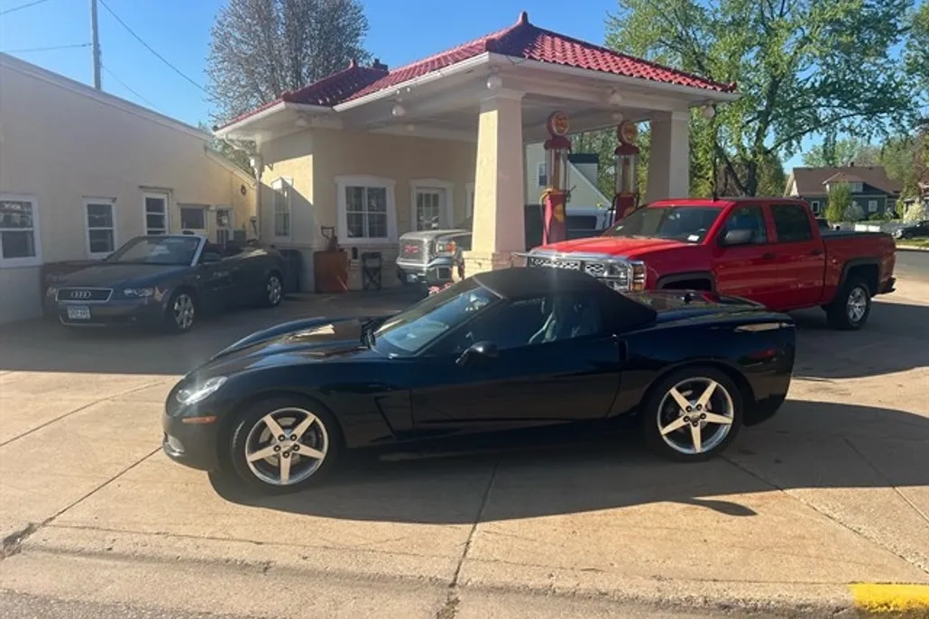 2005 Chevrolet Corvette Convertible photo 1