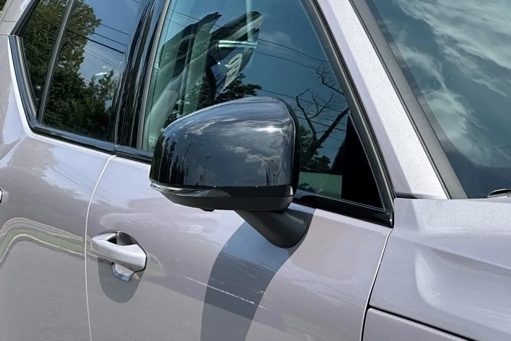 2026 Volvo XC40 Plus photo 1