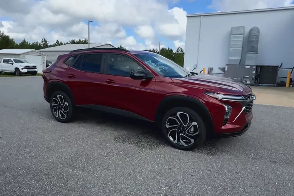 2025 Chevrolet Trax photo 1