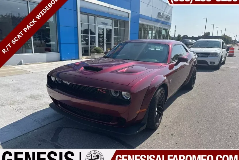 2022 Dodge Challenger R/T Scat Pack Widebody photo 1