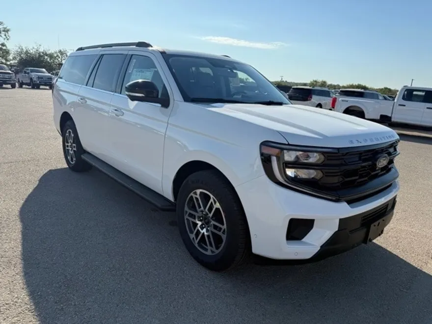 2025 Ford Expedition MAX photo 1
