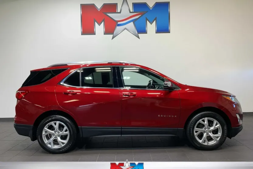 2019 Chevrolet Equinox LT photo 1
