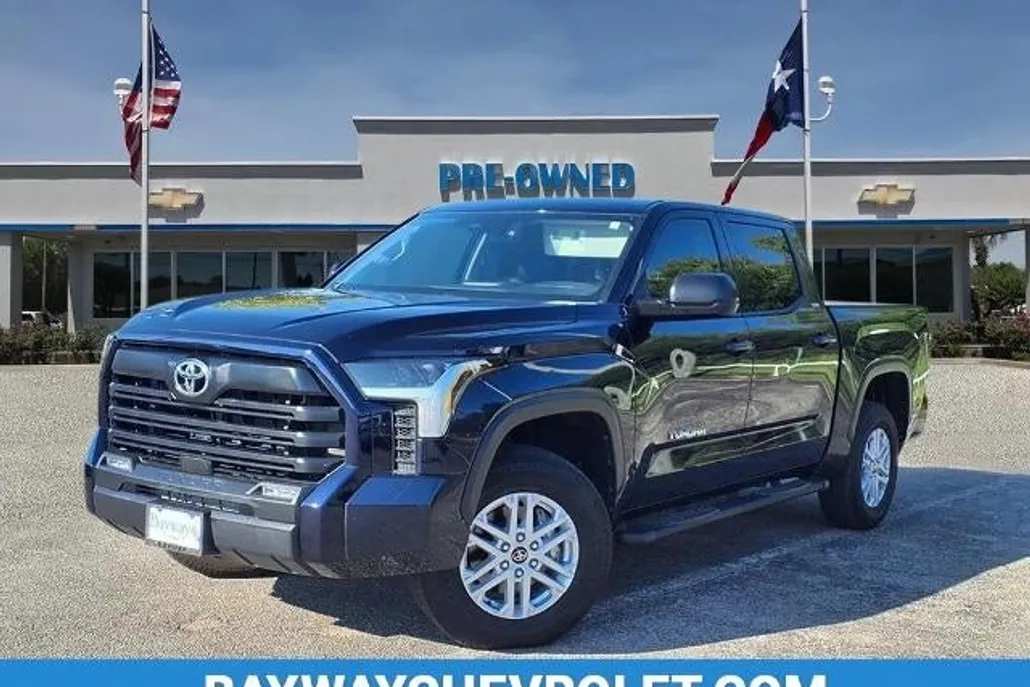 2024 Toyota Tundra SR5 photo 1