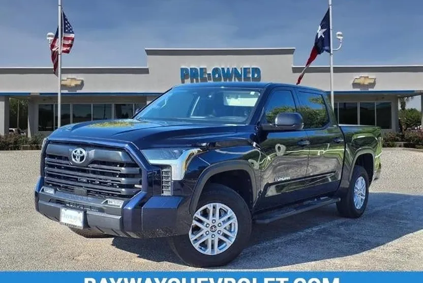 2024 Toyota Tundra SR5 photo 1
