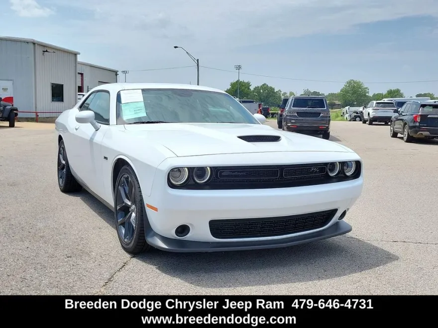 2023 Dodge Challenger R/T photo 1