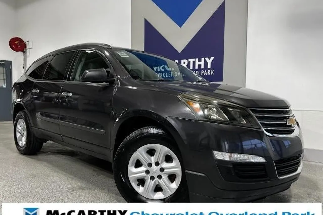 2016 Chevrolet Traverse LS photo 1