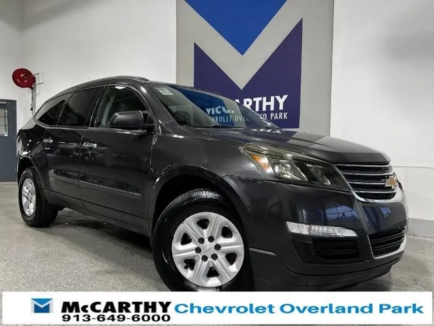 2016 Chevrolet Traverse LS photo 1