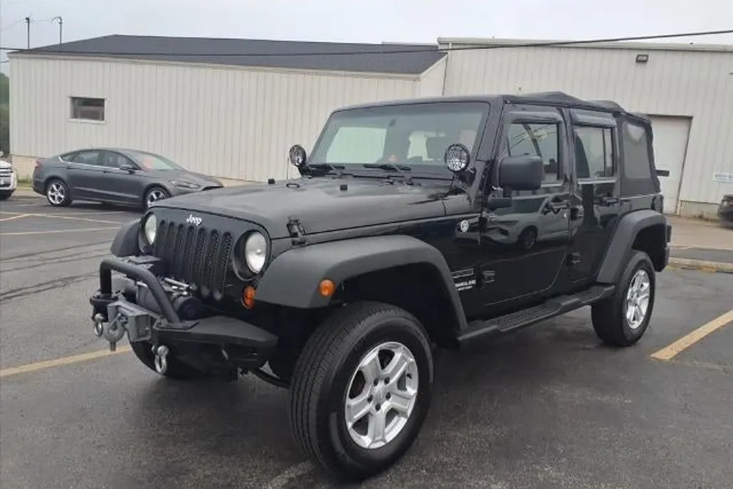 2010 Jeep Wrangler Unlimited Sport photo 1