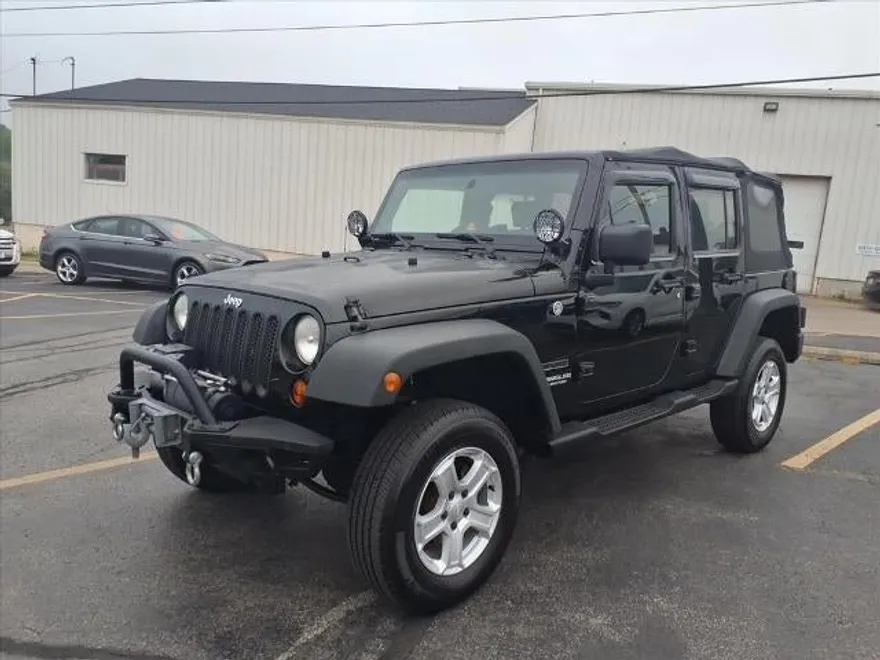2010 Jeep Wrangler Unlimited Sport photo 1