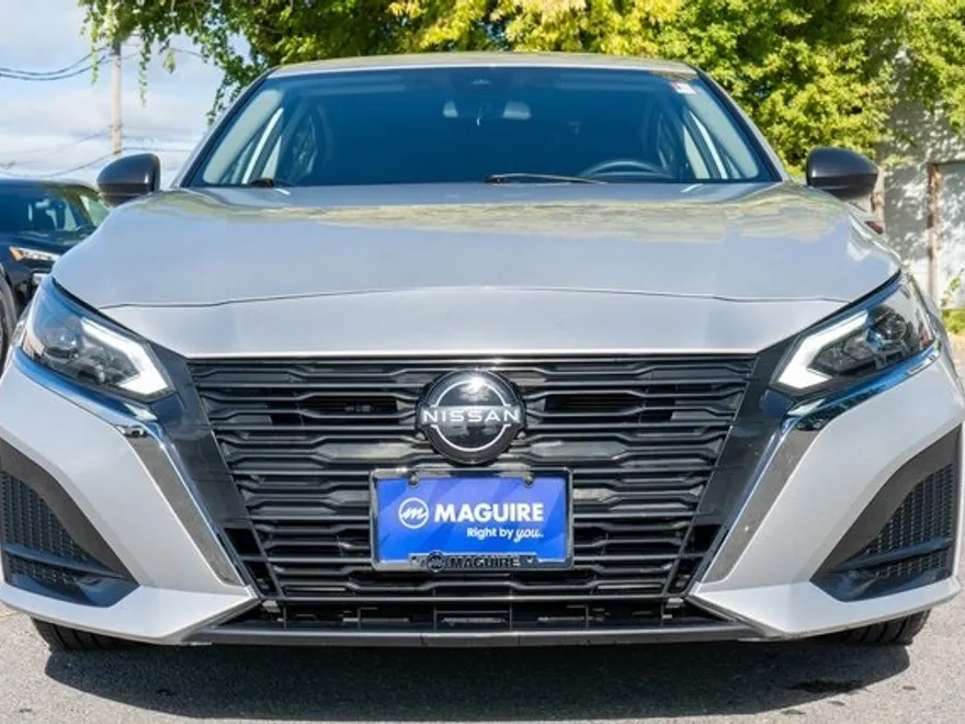 2024 Nissan Altima 2.5 SV photo 1