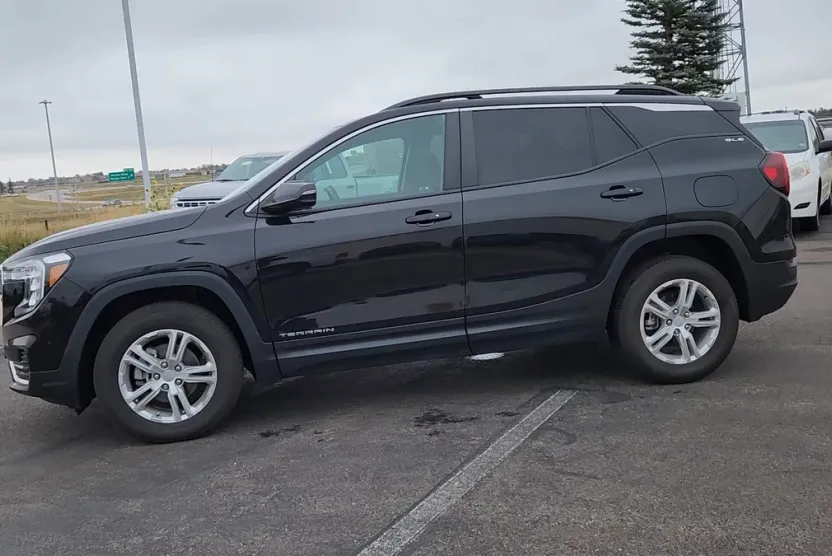 2023 Gmc Terrain SLE photo 1
