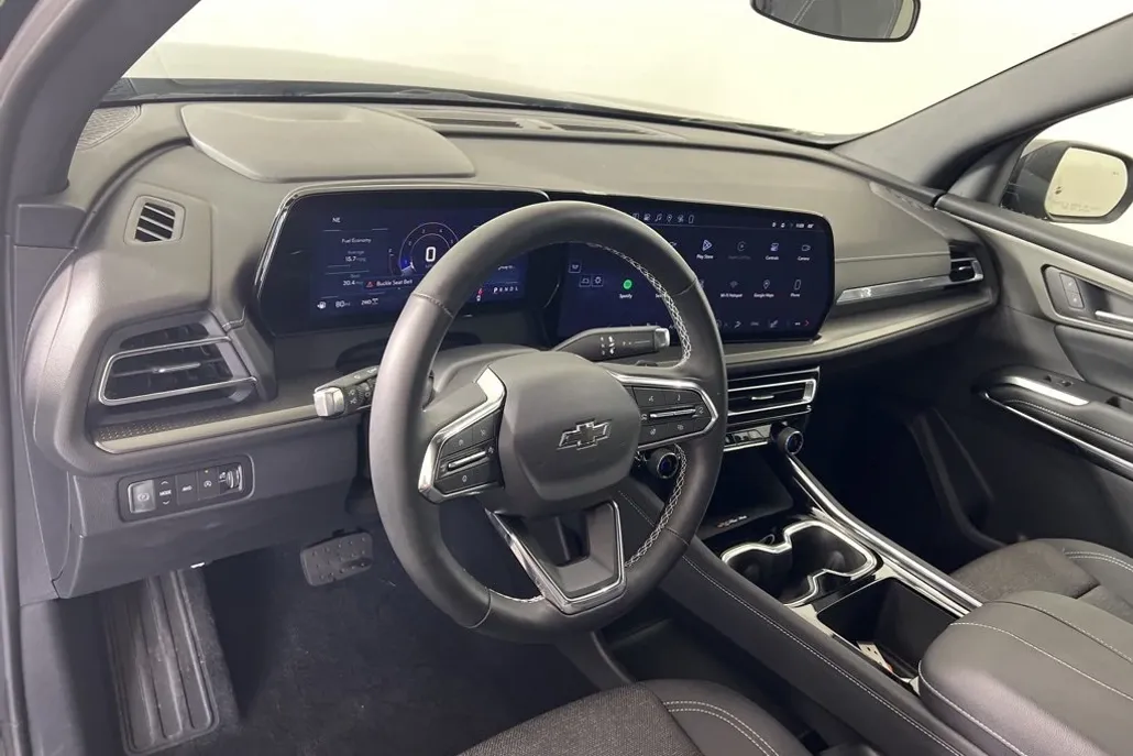 2025 Chevrolet Traverse photo 1