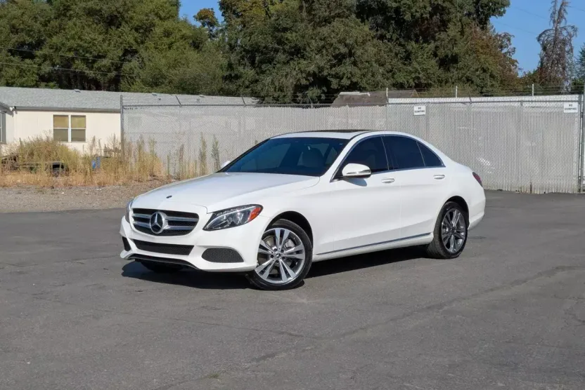 2018 Mercedes Benz C 300 4MATIC Sedan photo 1