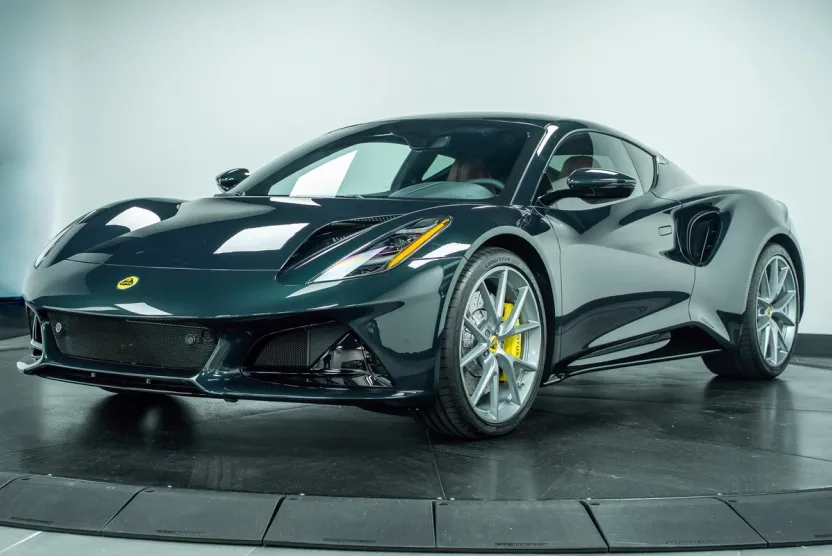 2025 Lotus Emira photo 1