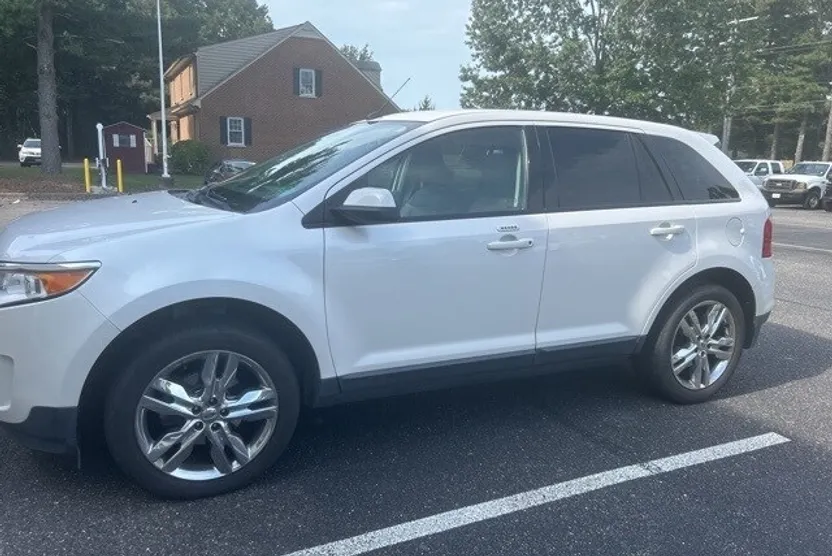 2012 Ford Edge SEL photo 1