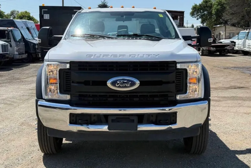 2018 Ford F-550 photo 1