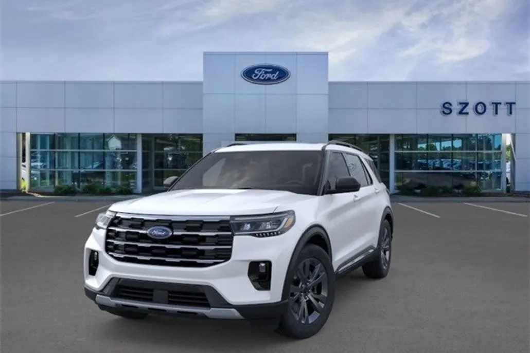 2025 Ford Explorer photo 1