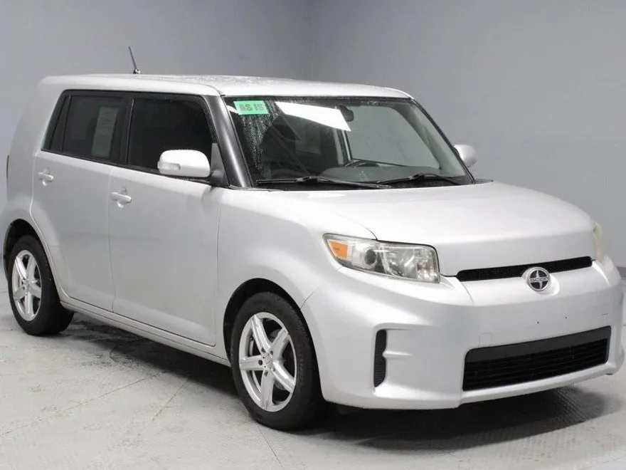 2011 Scion xB Base photo 1